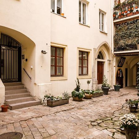 Apartment Lea - Old Town Bratislava Exterior photo